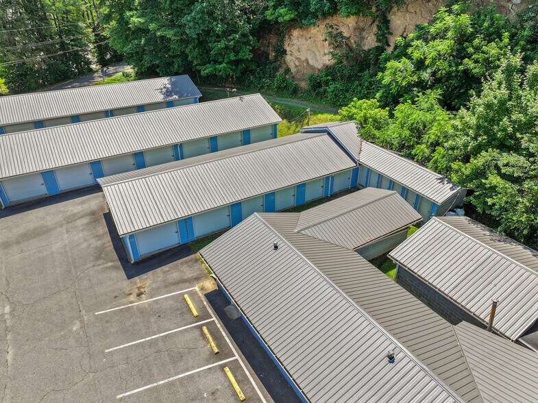 More Photos Of 8275 Carolina Blvd, Clyde General Retail For Sale