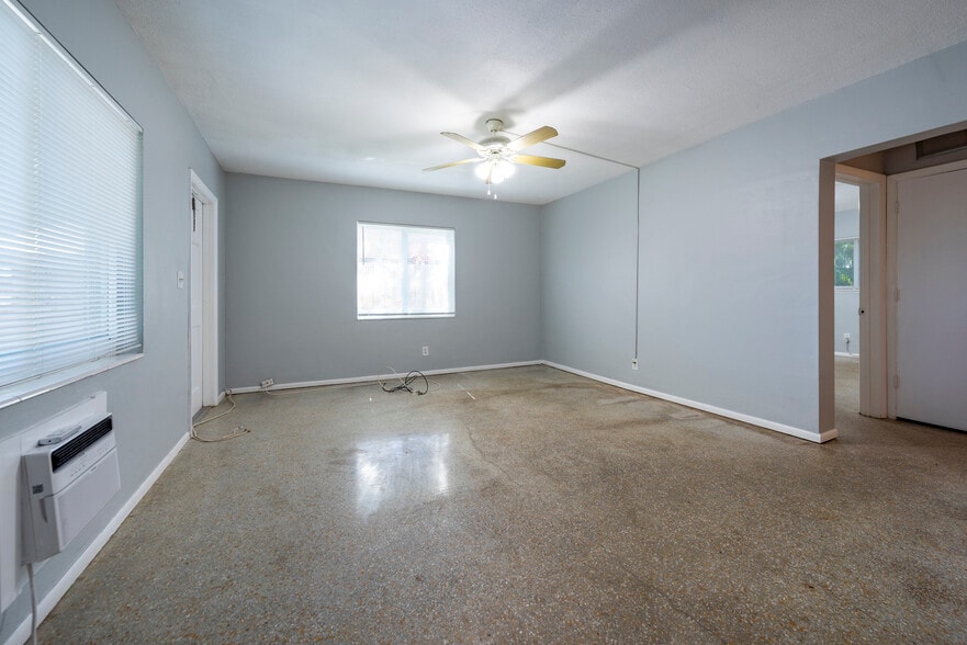 More Photos Of 806 NE 16th Pl, Fort Lauderdale Apartments For Sale