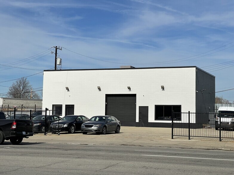 Primary Photo Of 16504 Woodward Ave, Highland Park Auto Dealership For Sale