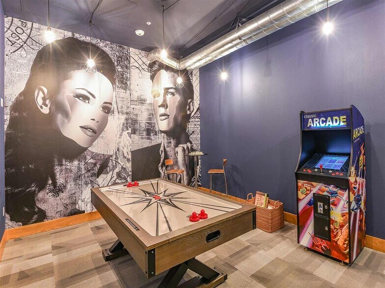 More Photos Of 1110 F St, San Diego Apartments For Lease