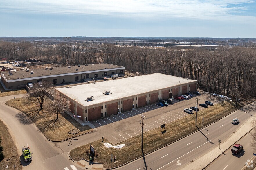 More Photos Of 8301 Brooklyn Blvd, Brooklyn Park Warehouse For Lease
