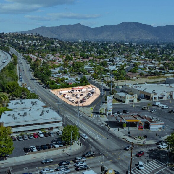 More Photos Of 11581 Rincon, San Fernando General Retail For Sale