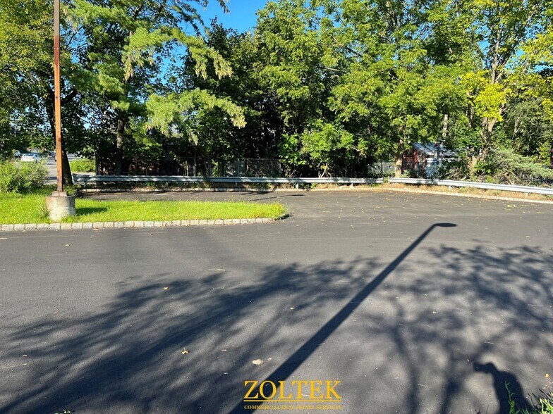 More Photos Of 153 N Kinderkamack Rd, Montvale Freestanding For Lease