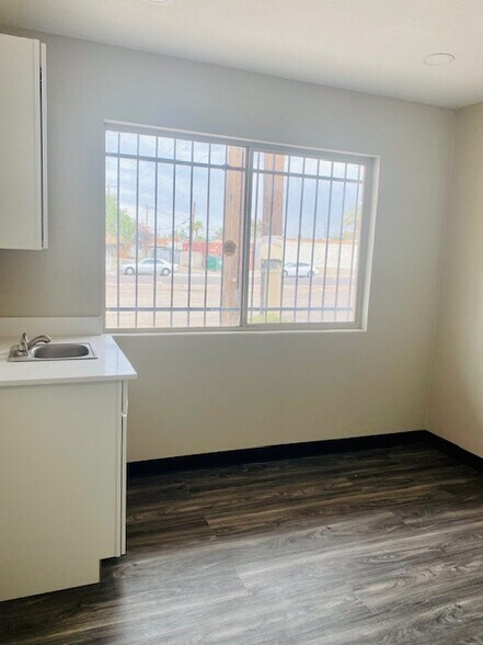 More Photos Of 440 E Southern Ave, Phoenix Medical For Lease