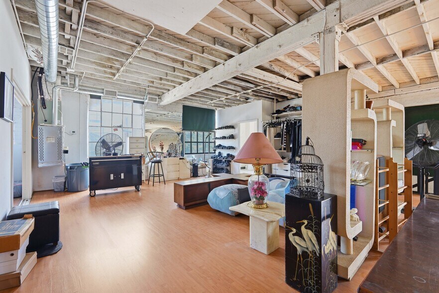 More Photos Of 714 Ducommun St, Los Angeles Manufacturing For Sale