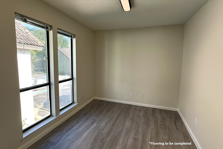 More Photos Of 151 Mary Esther Blvd, Mary Esther Office For Sale