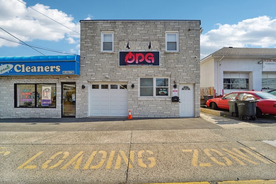 More Photos Of 593-595 New York Ave, Lyndhurst Light Manufacturing For Lease