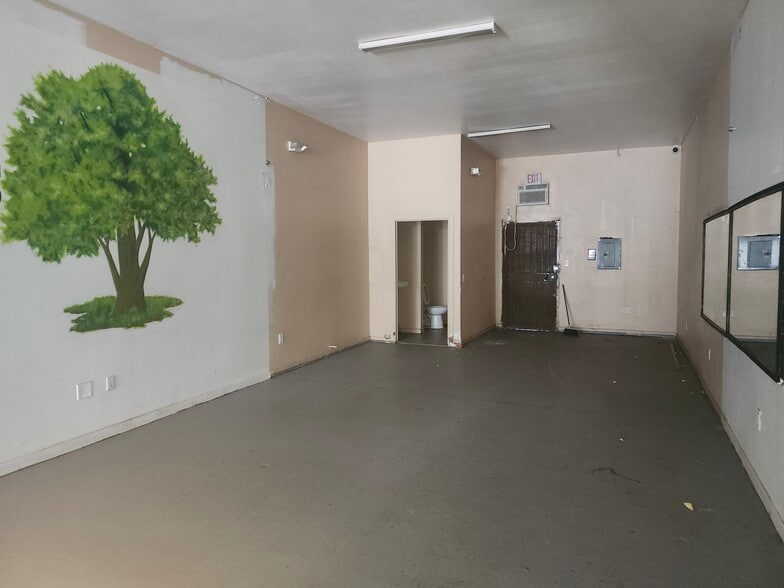 More Photos Of 10209 S Central Ave, Los Angeles Convenience Store For Sale