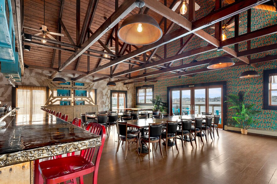 More Photos Of 116 Aquidneck Ave, Middletown Restaurant For Sale