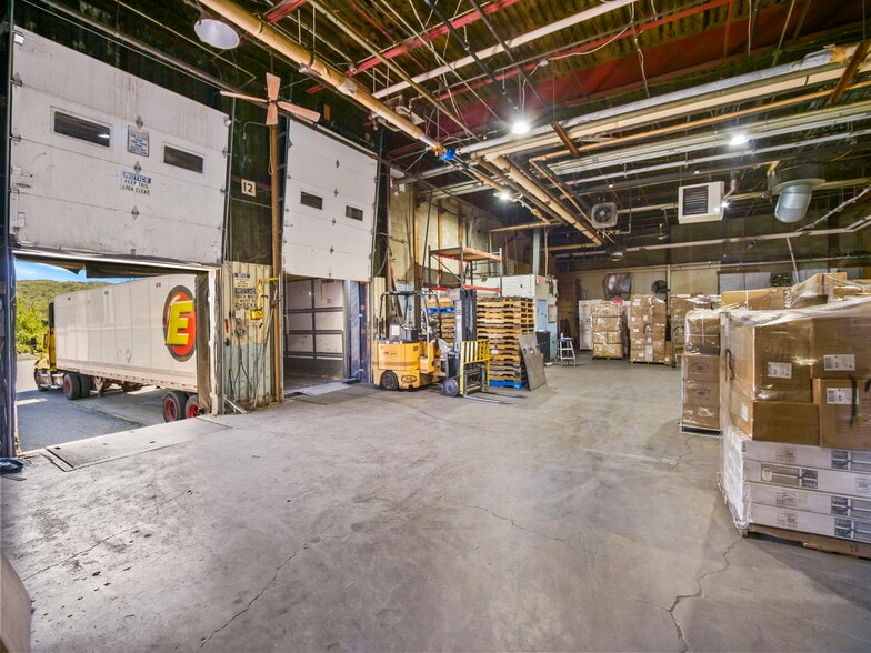 More Photos Of 1434-1440 County Rd, Wantage Warehouse For Sale