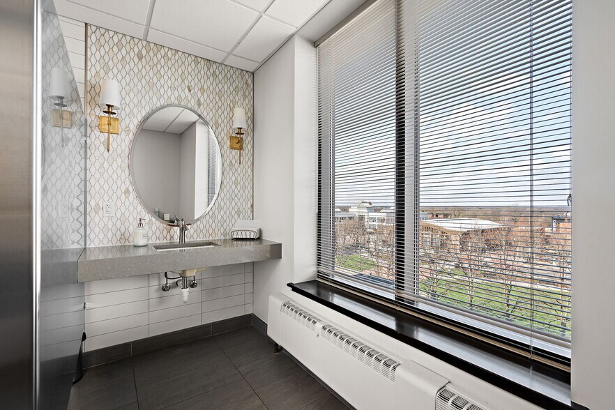 More Photos Of 56 S Washington St, Valparaiso Office For Lease