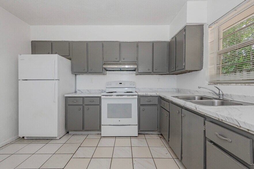 More Photos Of 1911 SW 4th Ave, Fort Lauderdale Apartments For Sale
