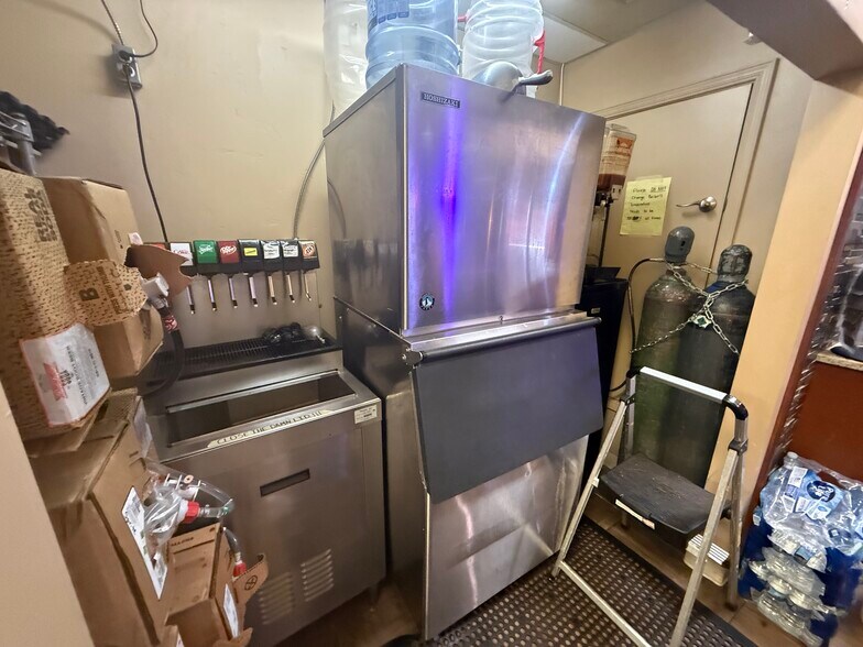 More Photos Of 109 E Corpening Ave, La Mesa Restaurant For Sale