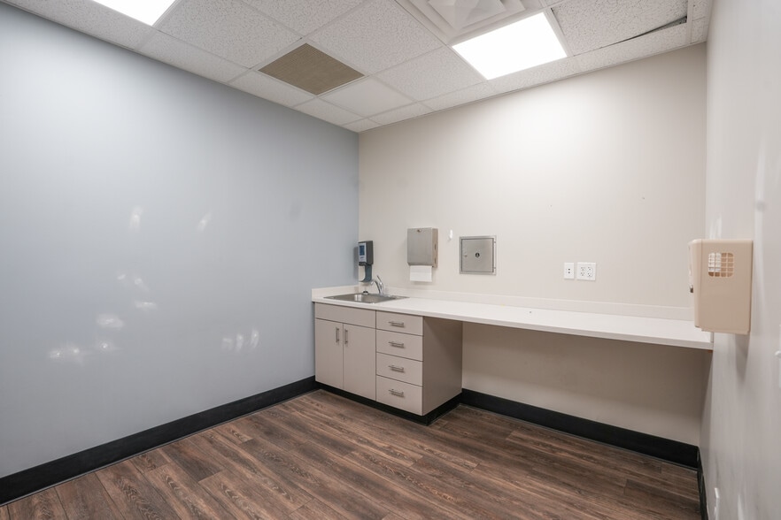 More Photos Of 120 Prosperous Pl, Lexington Office For Lease