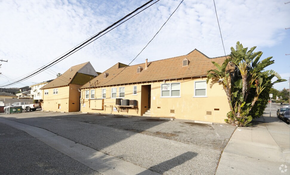 More Photos Of 5830-5838 Overhill Dr, Los Angeles Medical For Lease