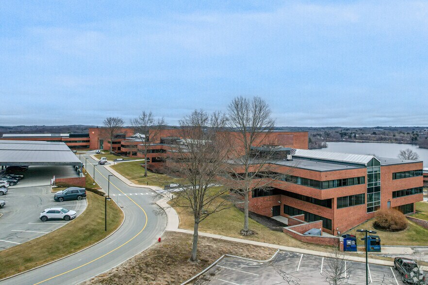 More Photos Of 1000 Winter St, Waltham Office For Lease