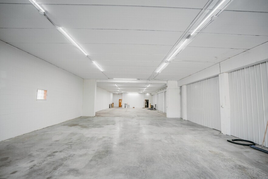 More Photos Of 3260 Gorham Ave, Saint Louis Park Warehouse For Lease