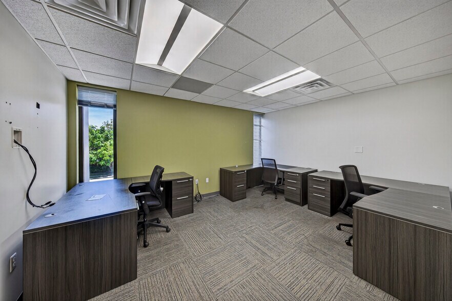 More Photos Of 2101 N Andrews Ave, Fort Lauderdale Office For Lease