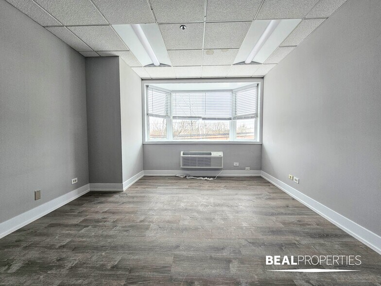 More Photos Of 300-310 Happ Rd, Northfield Unknown For Lease