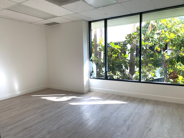 More Photos Of 30423 Canwood St, Agoura Hills Office For Sale