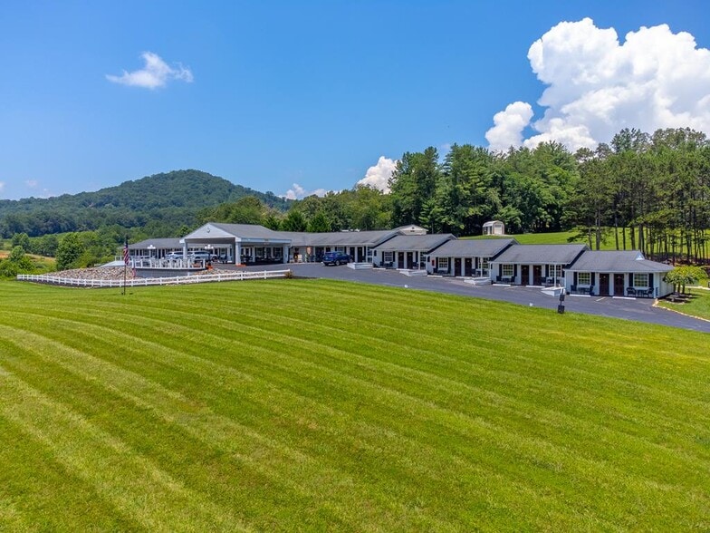 Primary Photo Of 40 Chatuge Ln, Hayesville Hotel For Sale