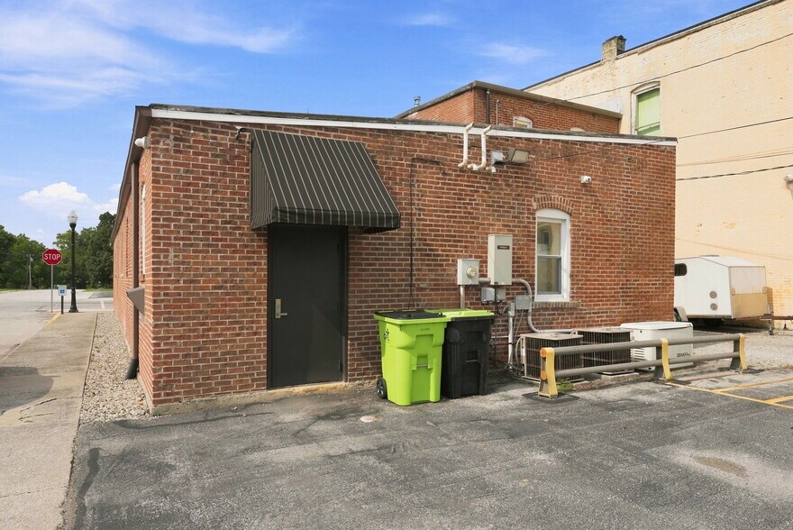 More Photos Of 197 E Morse St, Markle Office For Sale