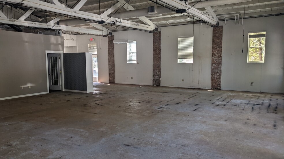 More Photos Of 287 Amboy Ave, Metuchen Freestanding For Sale