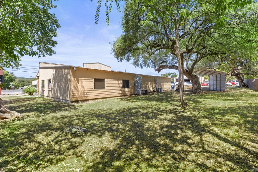More Photos Of 503 S Highway 281, Burnet Office For Sale