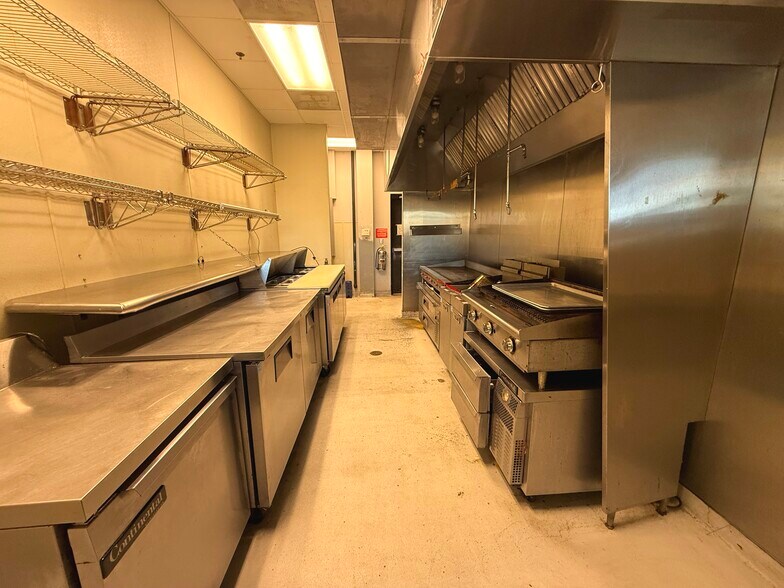 More Photos Of 1173 W International Speedway Blvd, Daytona Beach Unknown For Lease