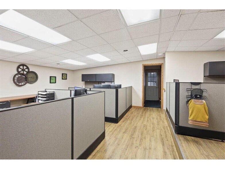 More Photos Of 2629 Clearwater Rd, Saint Cloud Warehouse For Lease