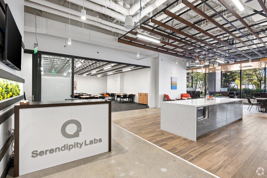 Primary Photo Of 44 S Broadway, White Plains Coworking Space