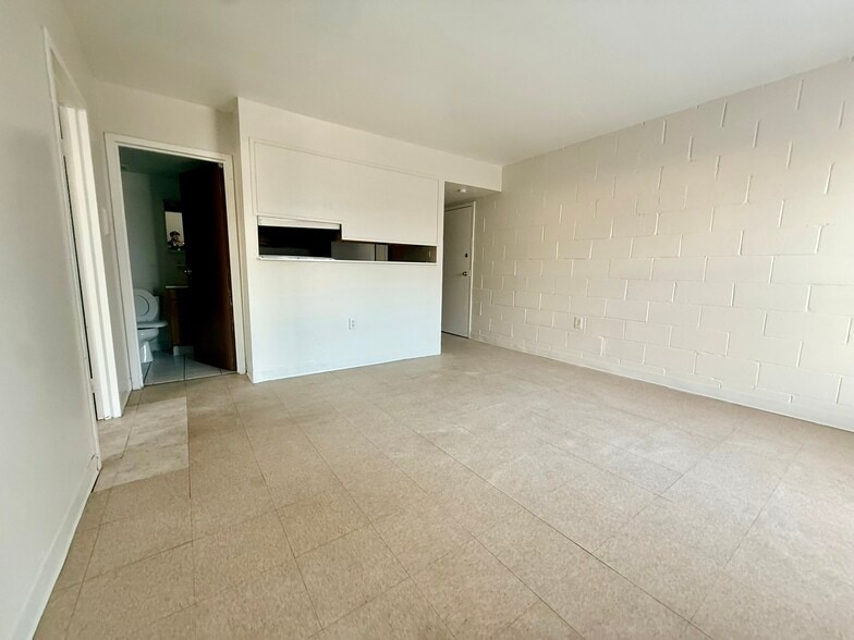 More Photos Of 911-913 Rogers Pl, Cincinnati Apartments For Sale