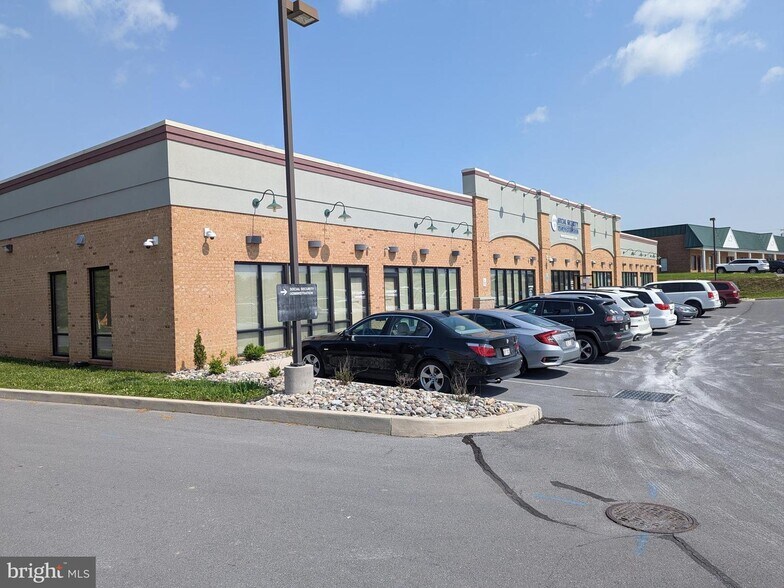 More Photos Of 15 Compass Pt, Martinsburg Office For Lease