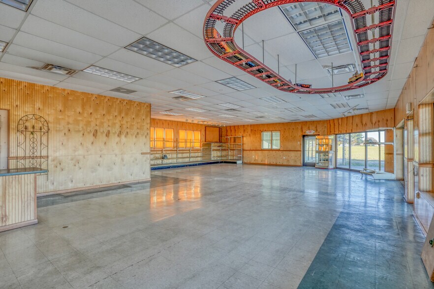 More Photos Of 6975 Old Beach Rd, Frederica Auto Repair For Sale
