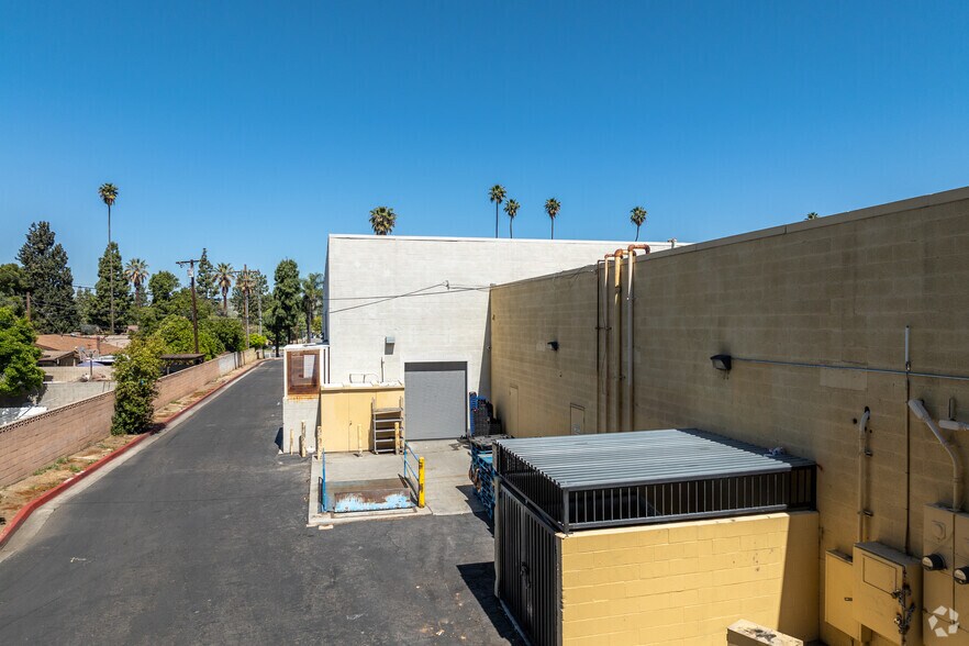 More Photos Of 11140-11170 Magnolia Ave, Riverside Storefront Retail Office For Lease