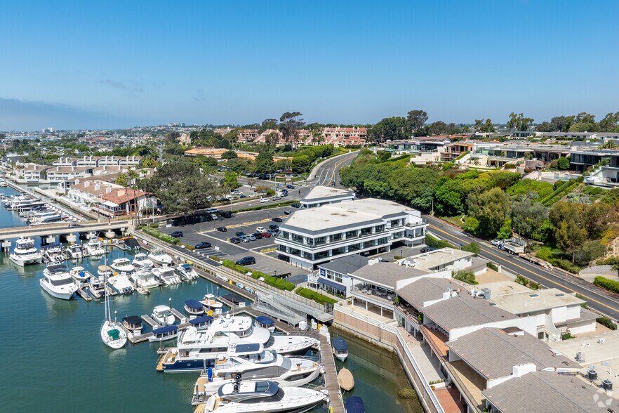 More Photos Of 1111 Bayside Dr, Corona Del Mar Office For Lease