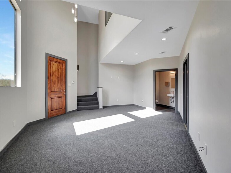 More Photos Of 9778 N US Highway 59, Nacogdoches Research And Development For Sale