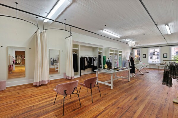 More Photos Of 317 W Broughton St, Savannah Storefront Retail Office For Lease