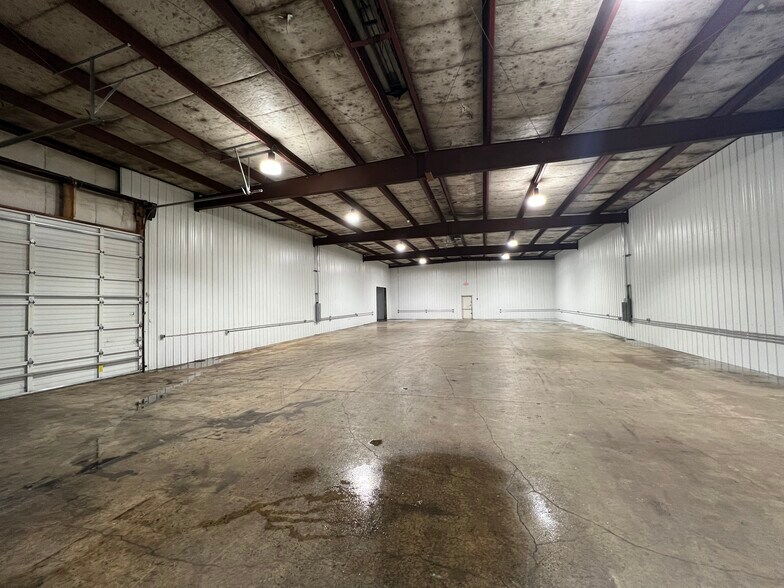 More Photos Of 1425 SE 9th St, Warrenton Warehouse For Lease