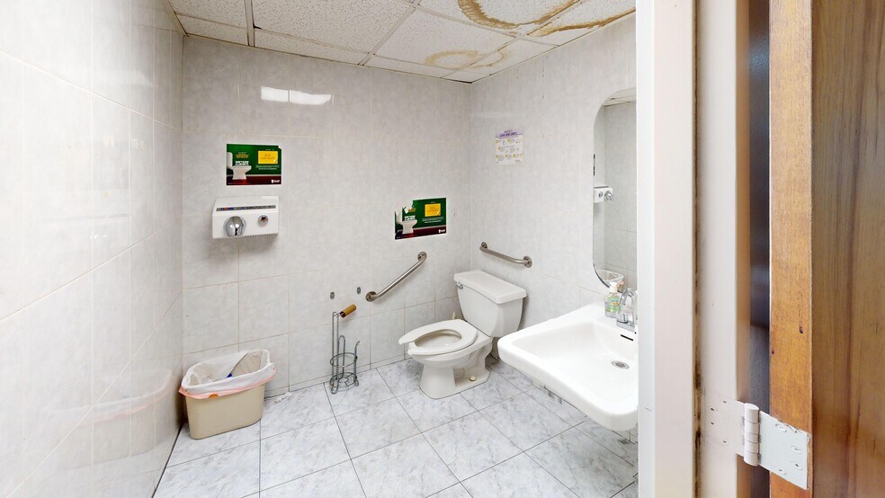 More Photos Of 2269 Ocean Ave, Brooklyn Office For Lease