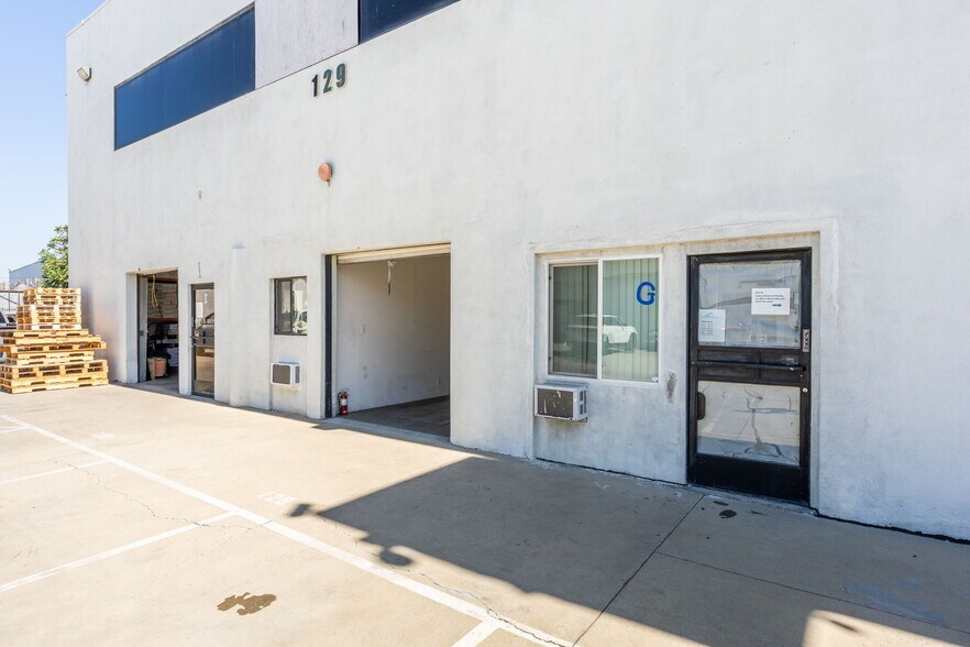 More Photos Of 127-129 S 8th Ave, La Puente Warehouse For Sale