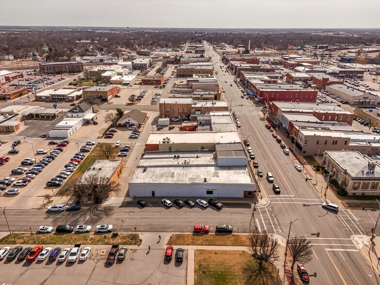 More Photos Of 724 N Main St, Newton Storefront For Sale