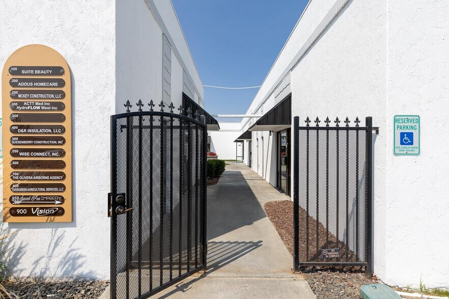 More Photos Of 320 N Johnson St, Kennewick Office For Sale