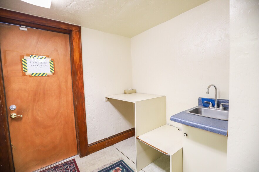 More Photos Of 1234 NW 14th Ave, Gainesville Medical For Lease