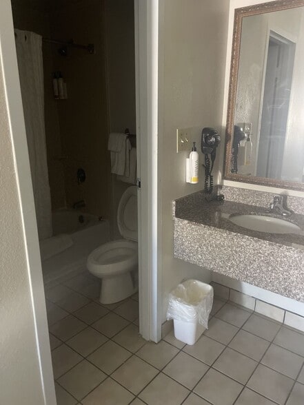 More Photos Of 3100 Arendell St, Morehead City Hospitality For Sale