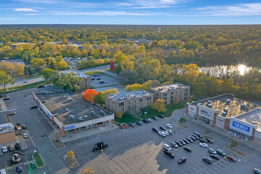 More Photos Of 17926 S Halsted St, Homewood Office For Sale