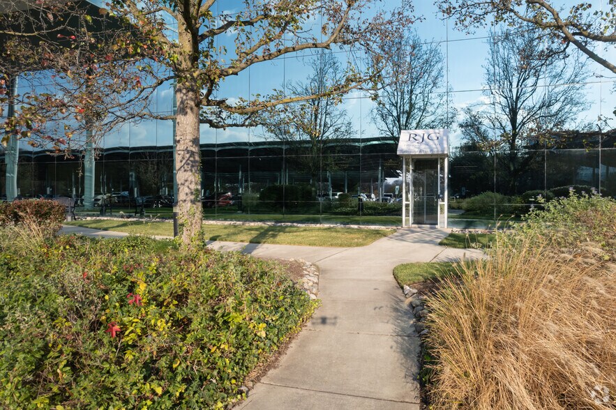 More Photos Of 3000 Atrium Way, Mount Laurel Coworking Space