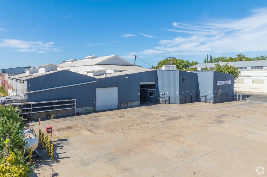 More Photos Of 418 N Sacramento St, Lodi Warehouse For Lease