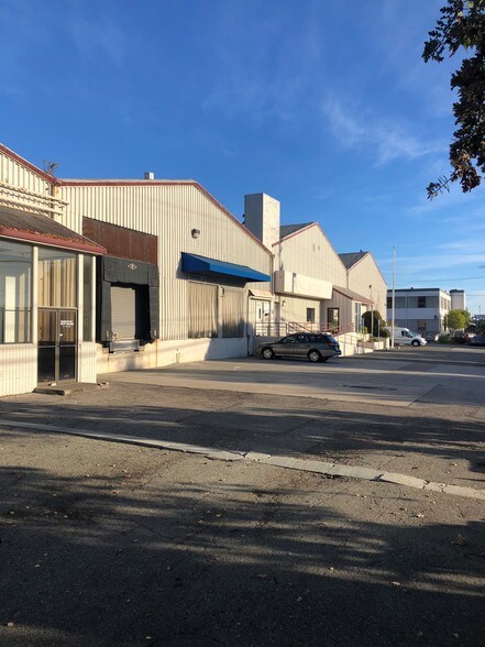 More Photos Of 610 Quarry Rd, San Carlos Manufacturing For Lease