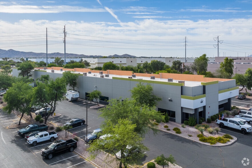 More Photos Of 8240 S Kyrene Rd, Tempe Showroom For Lease